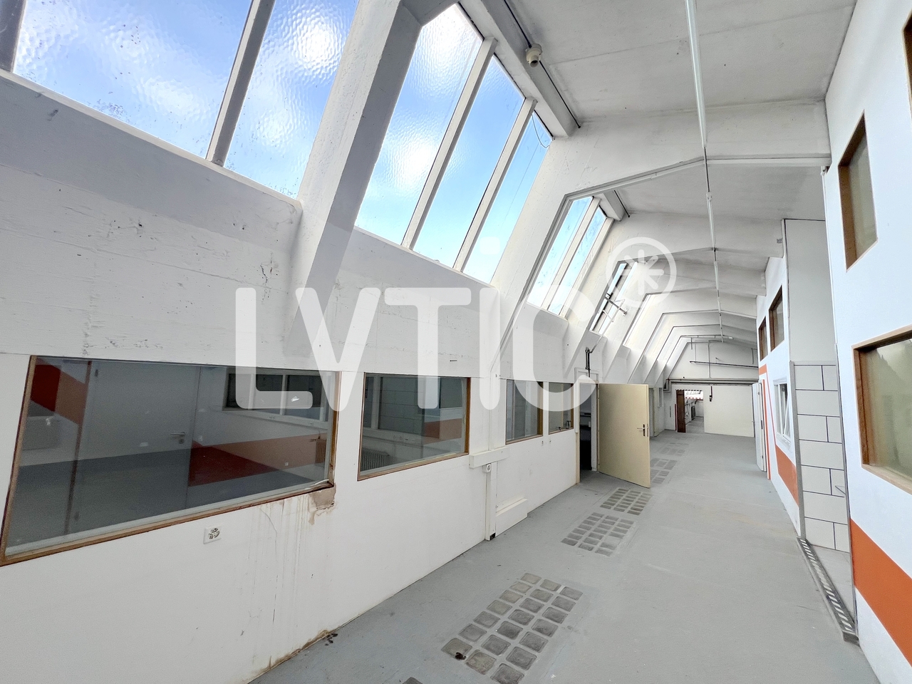 712m² deposito