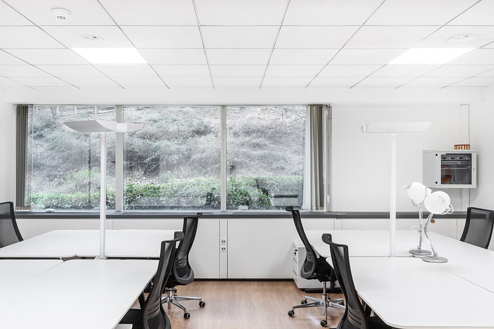 60m² office