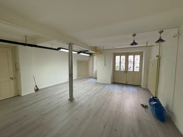 64m² bureau