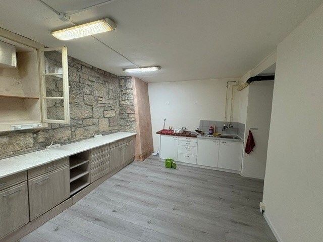 64m² bureau