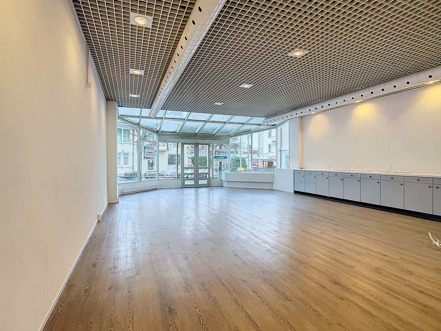 negozio di 90m²
