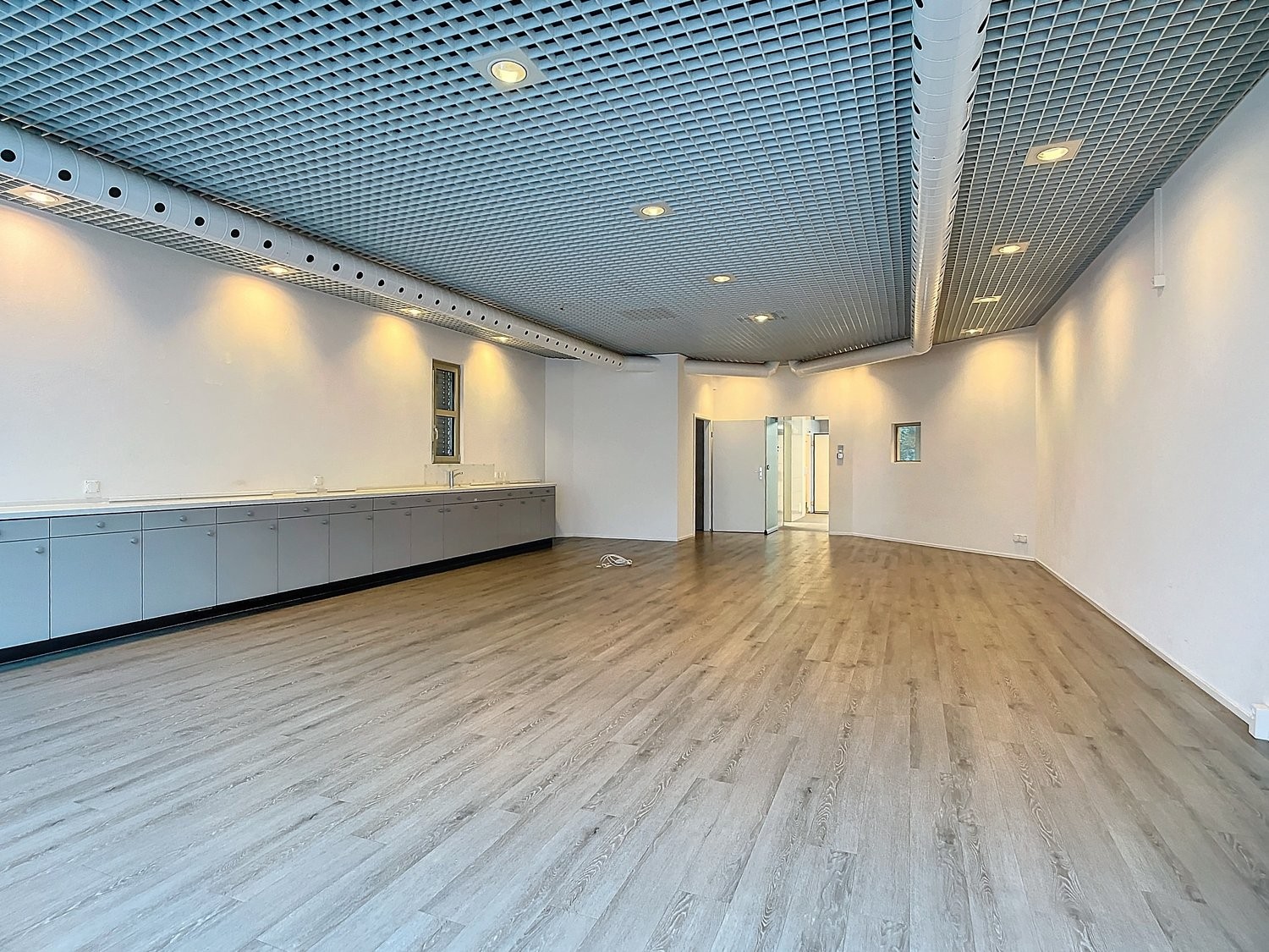 negozio di 90m²