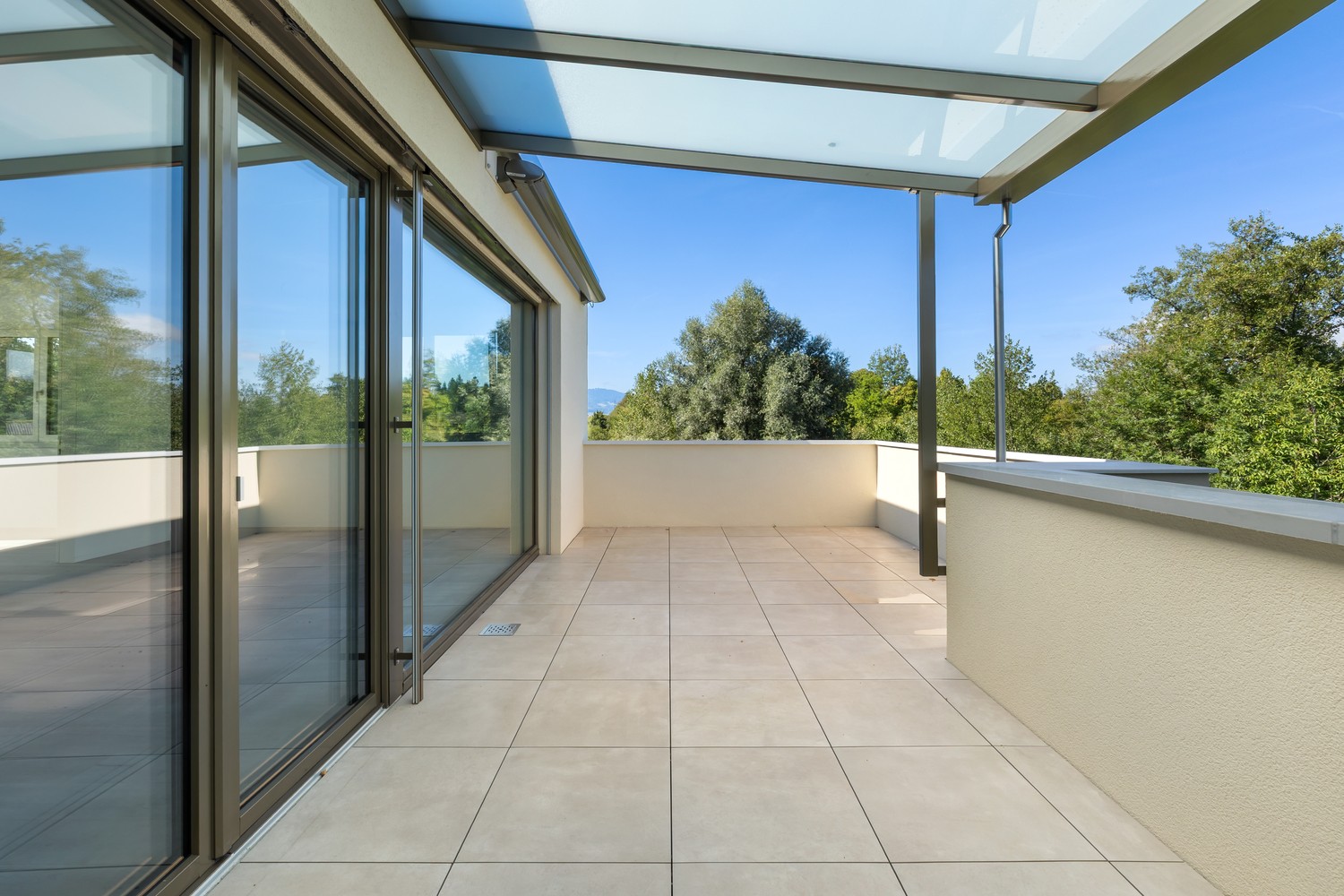 Appartamento mansardato di 2 ½ locali, foto 2 di 9