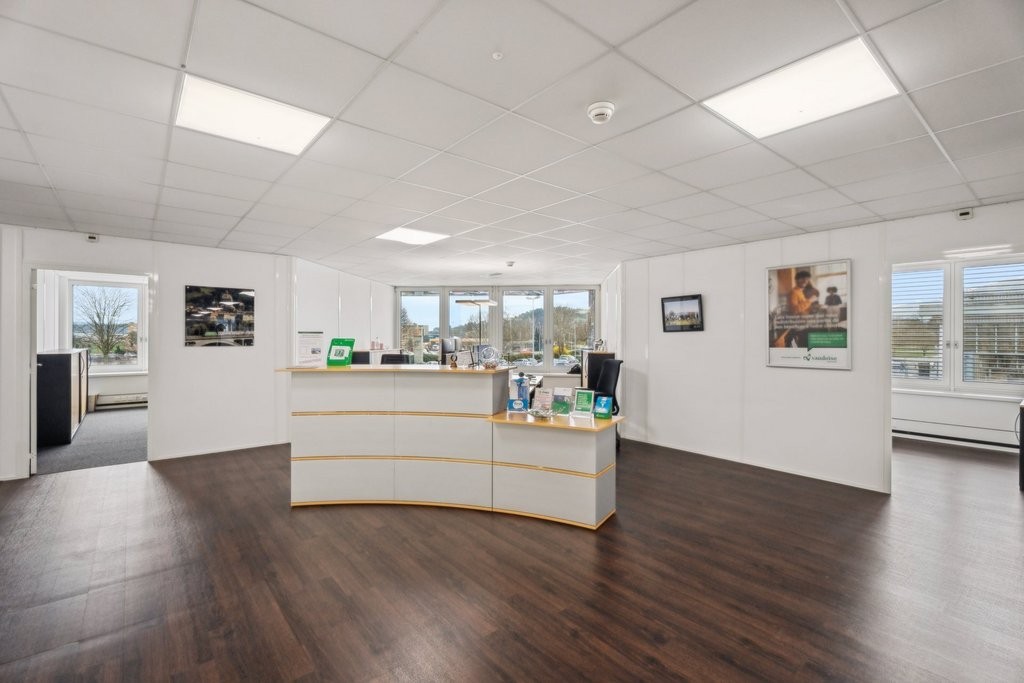 698m² Büro