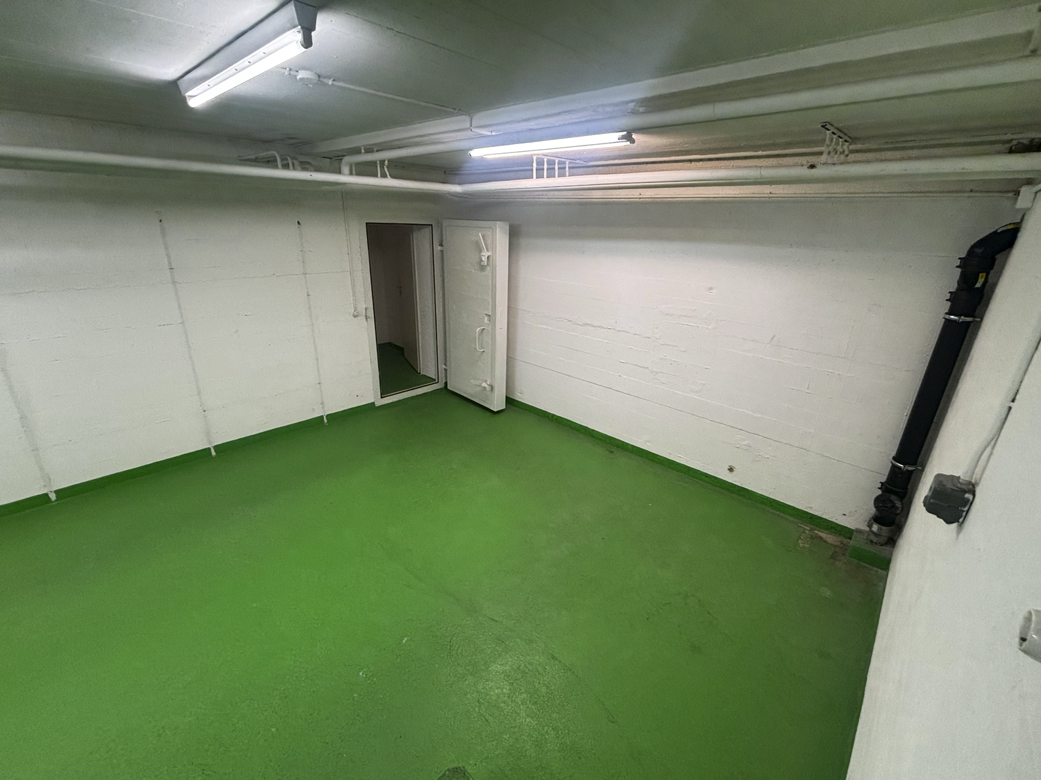 Compartimento di cantina di 92m²