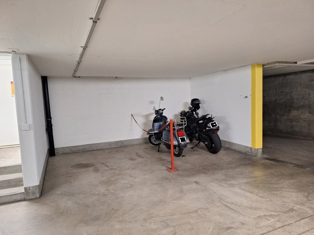 Posto auto coperto per biciclette
