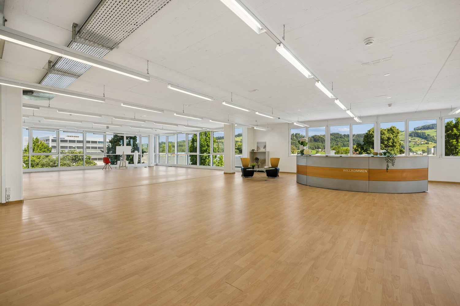 549m² office