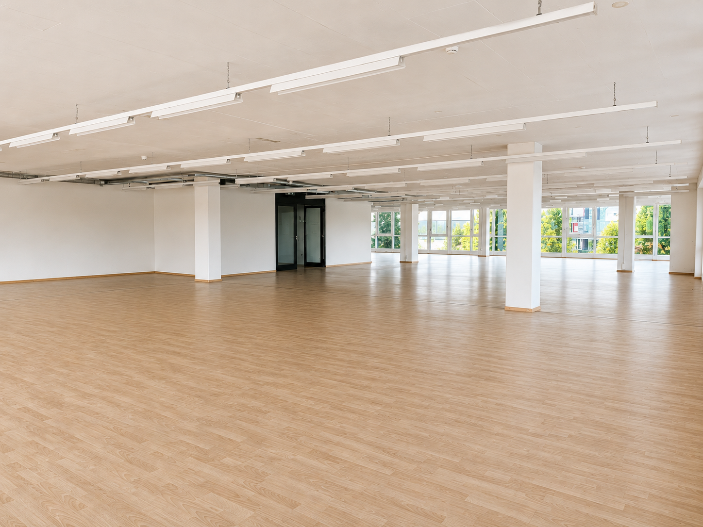549m² office