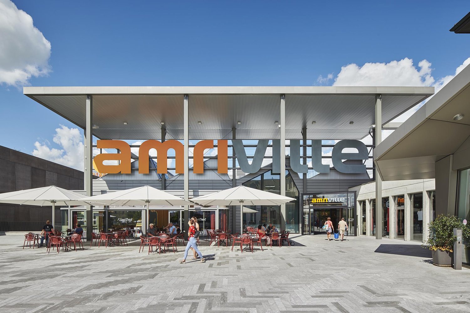 301m² commerciale