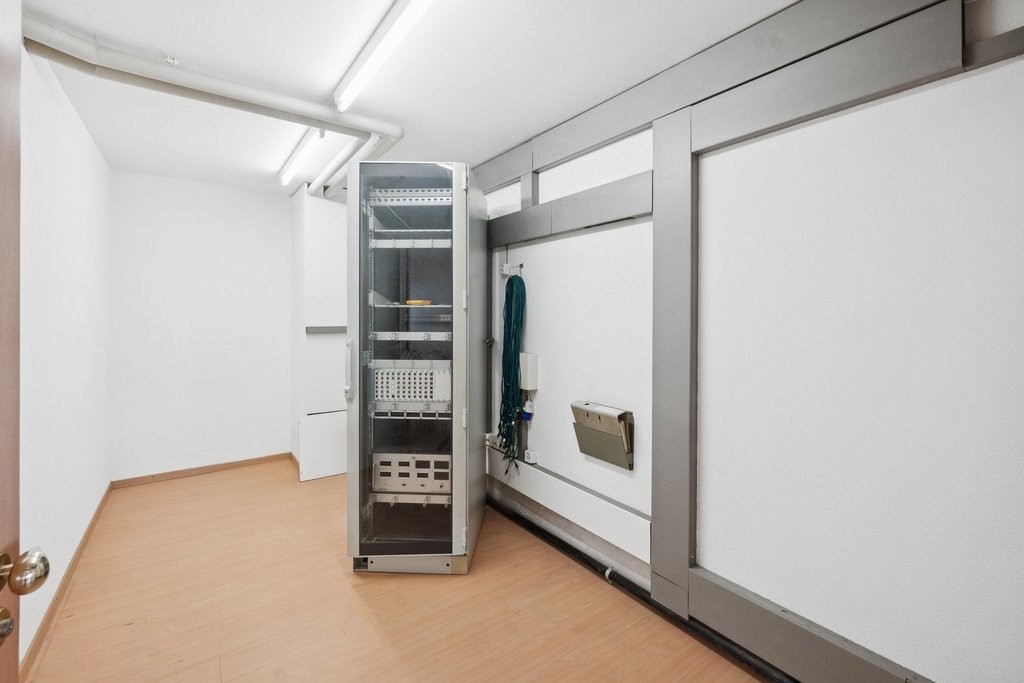 95m² ufficio, foto 6 di 9
