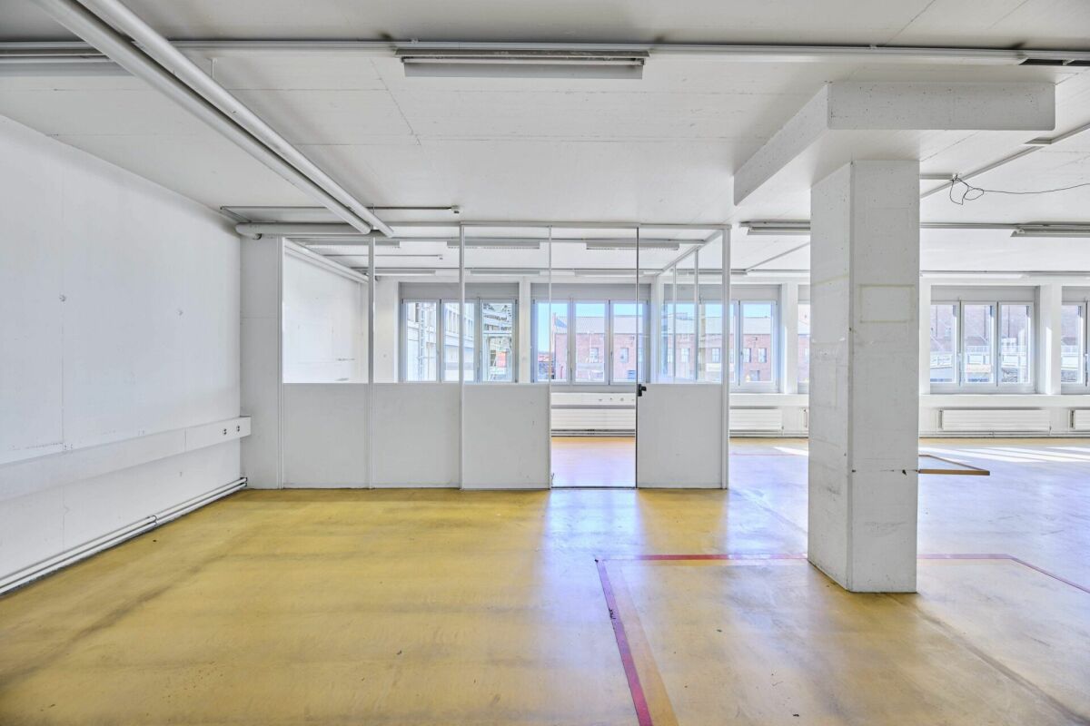 832m² commerciale
