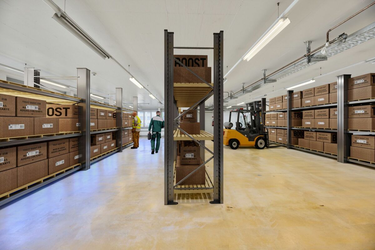 832m² commerciale