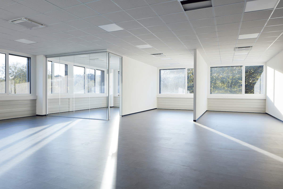 1223m² office