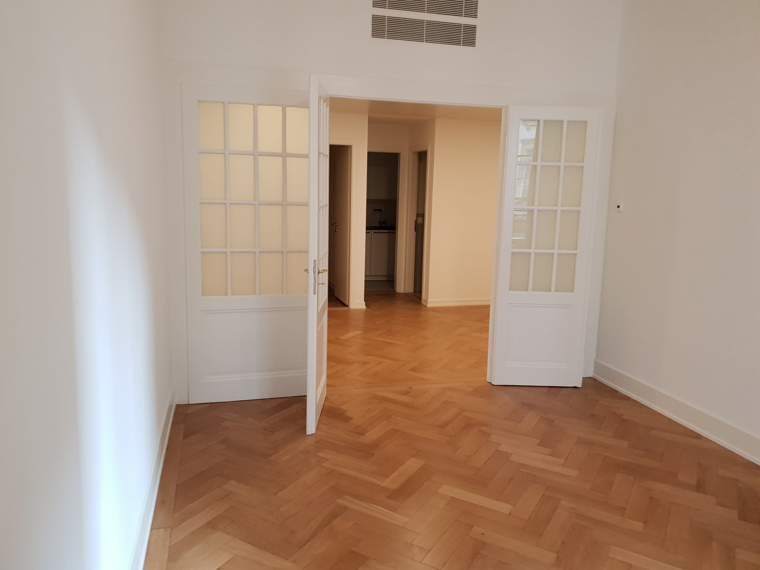 89m² ufficio, foto 3 di 6
