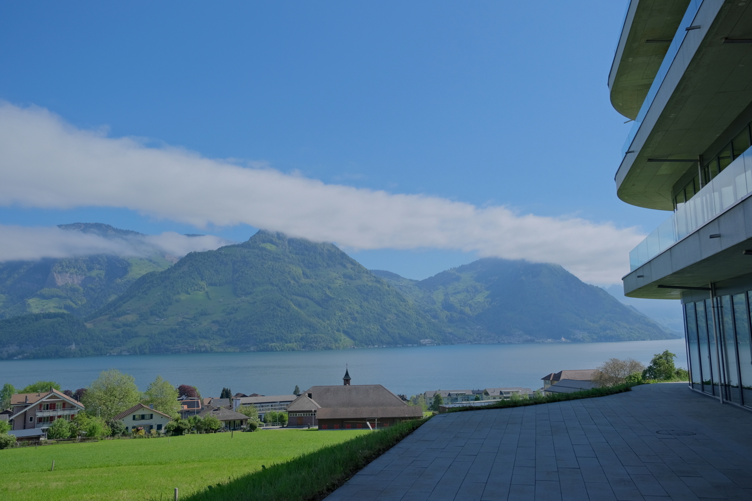 327m² office