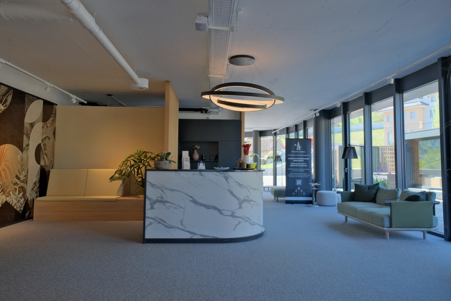 327m² office