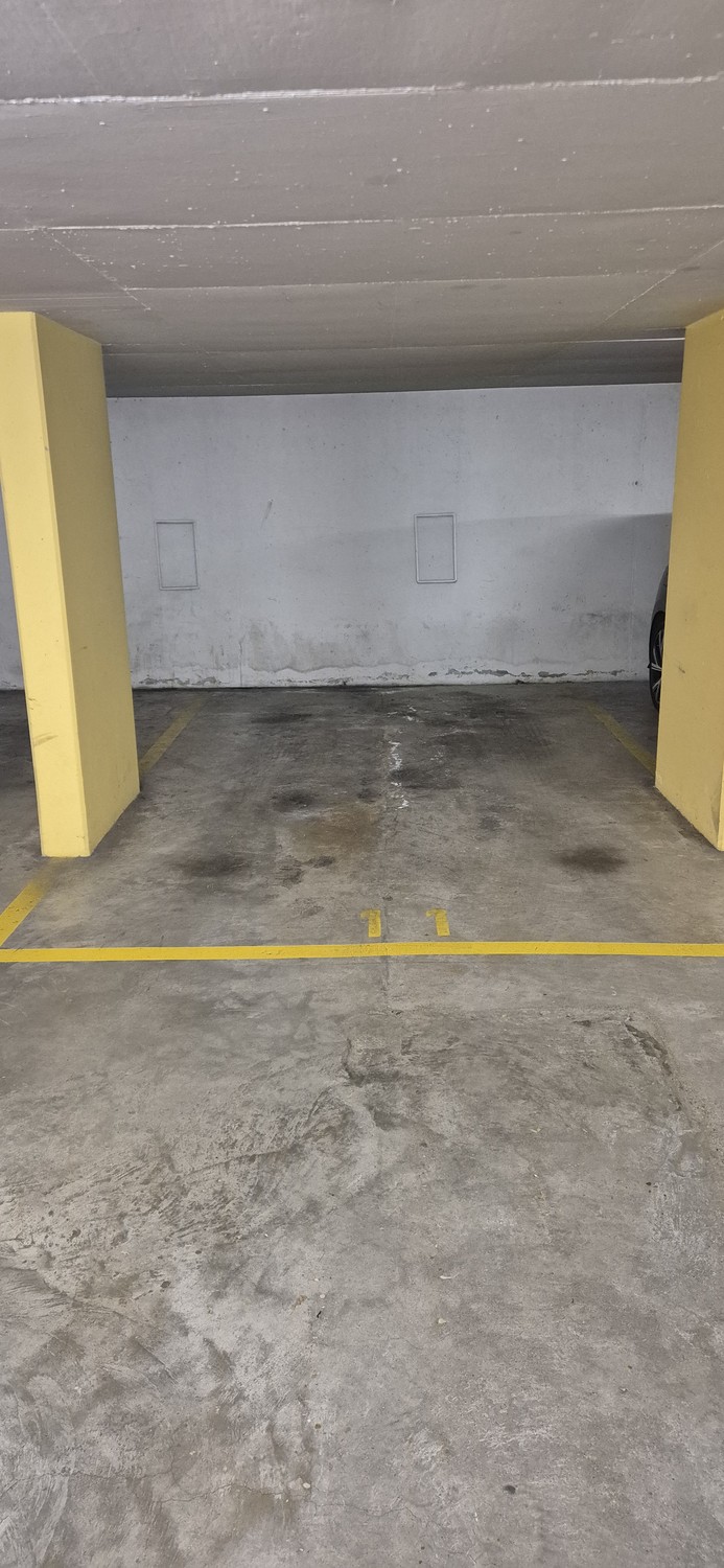 Posto auto interrato, foto 1 di 2