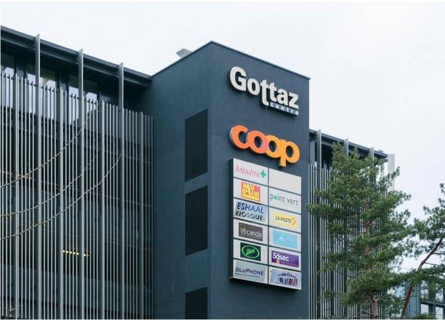 284m² centro commerciale