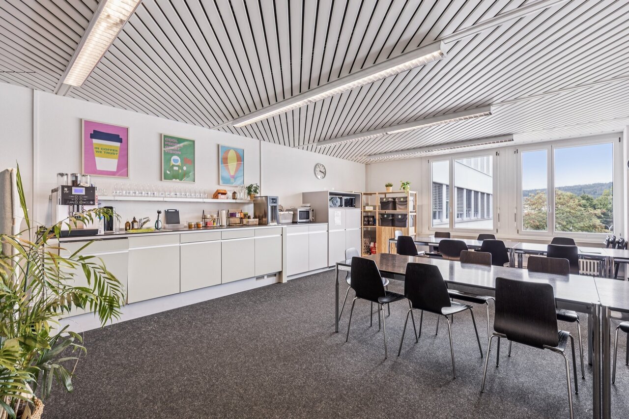 1300m² office