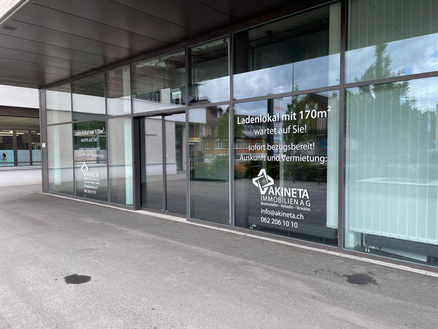170m² shopping centre