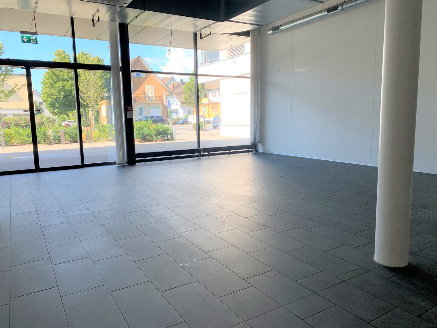 170m² shopping centre