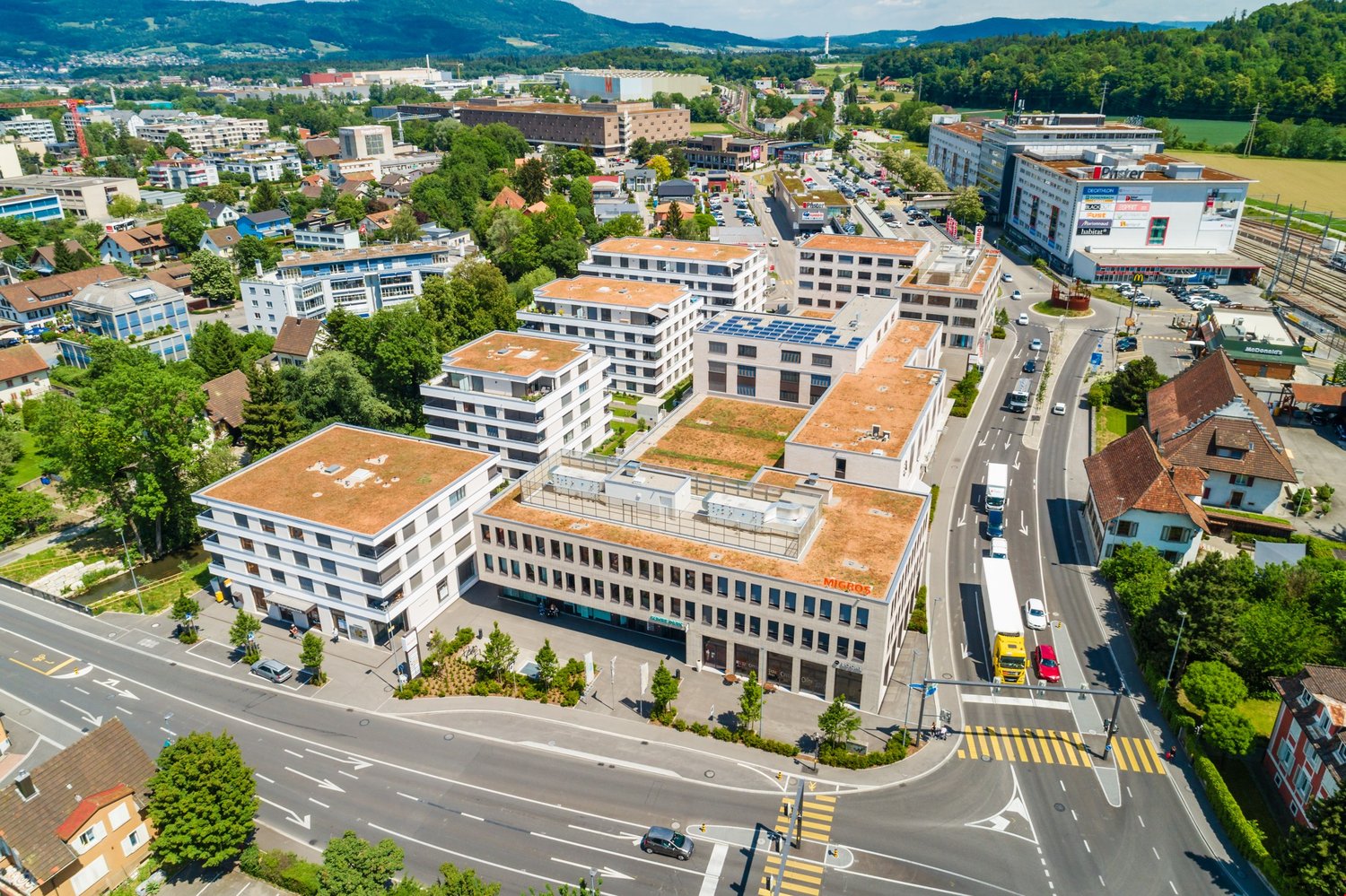 170m² shopping centre