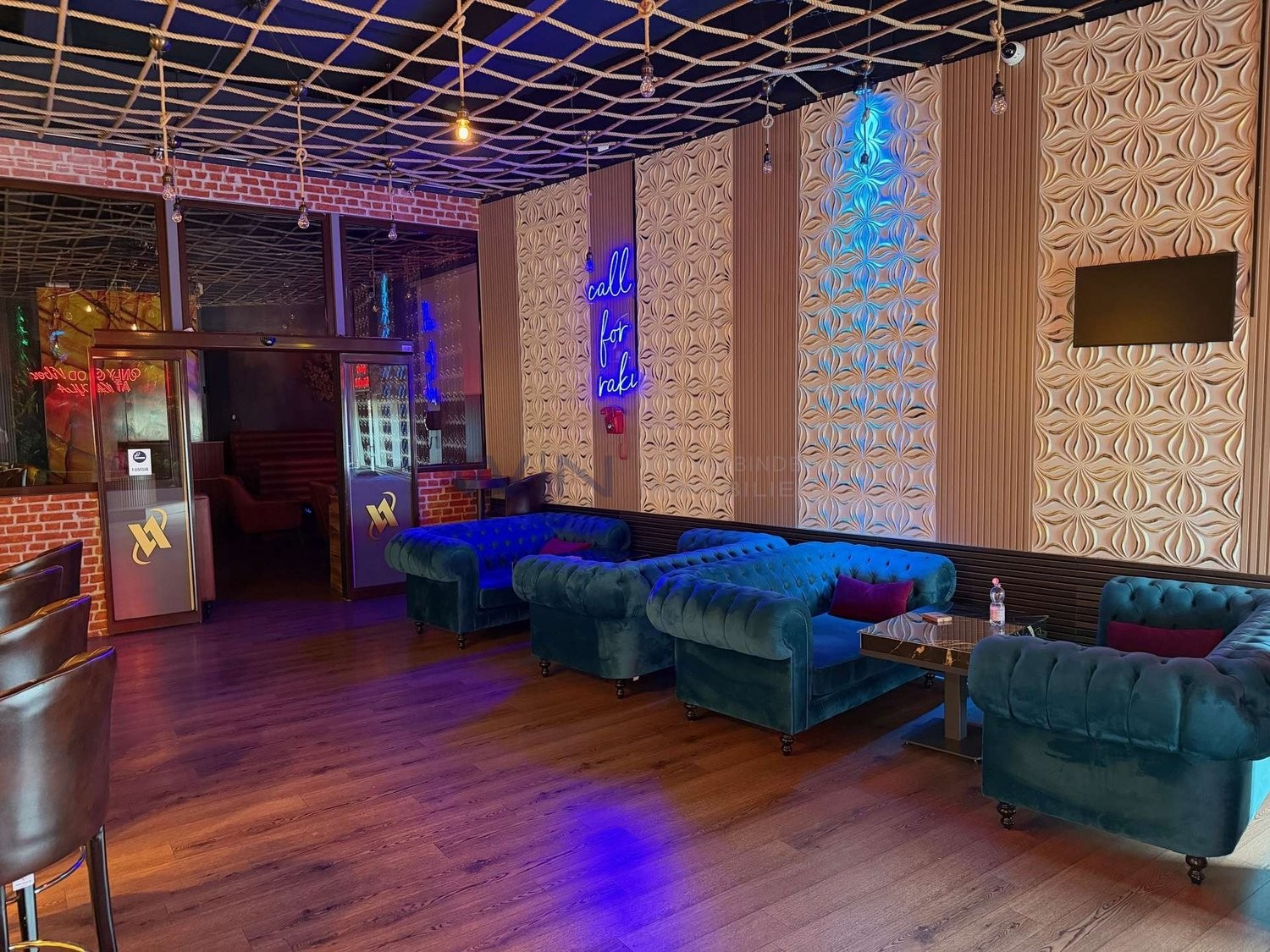 Bar di 550m²