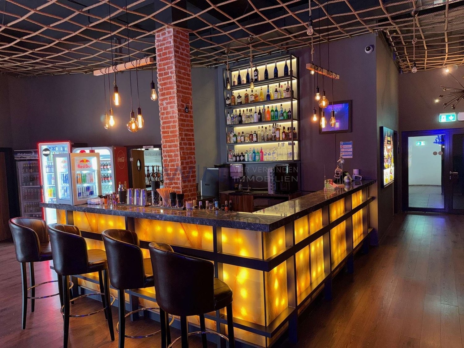 Bar di 550m²