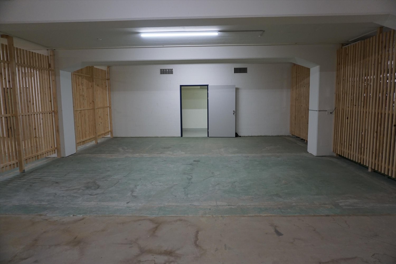 Locale deposito di 92m²