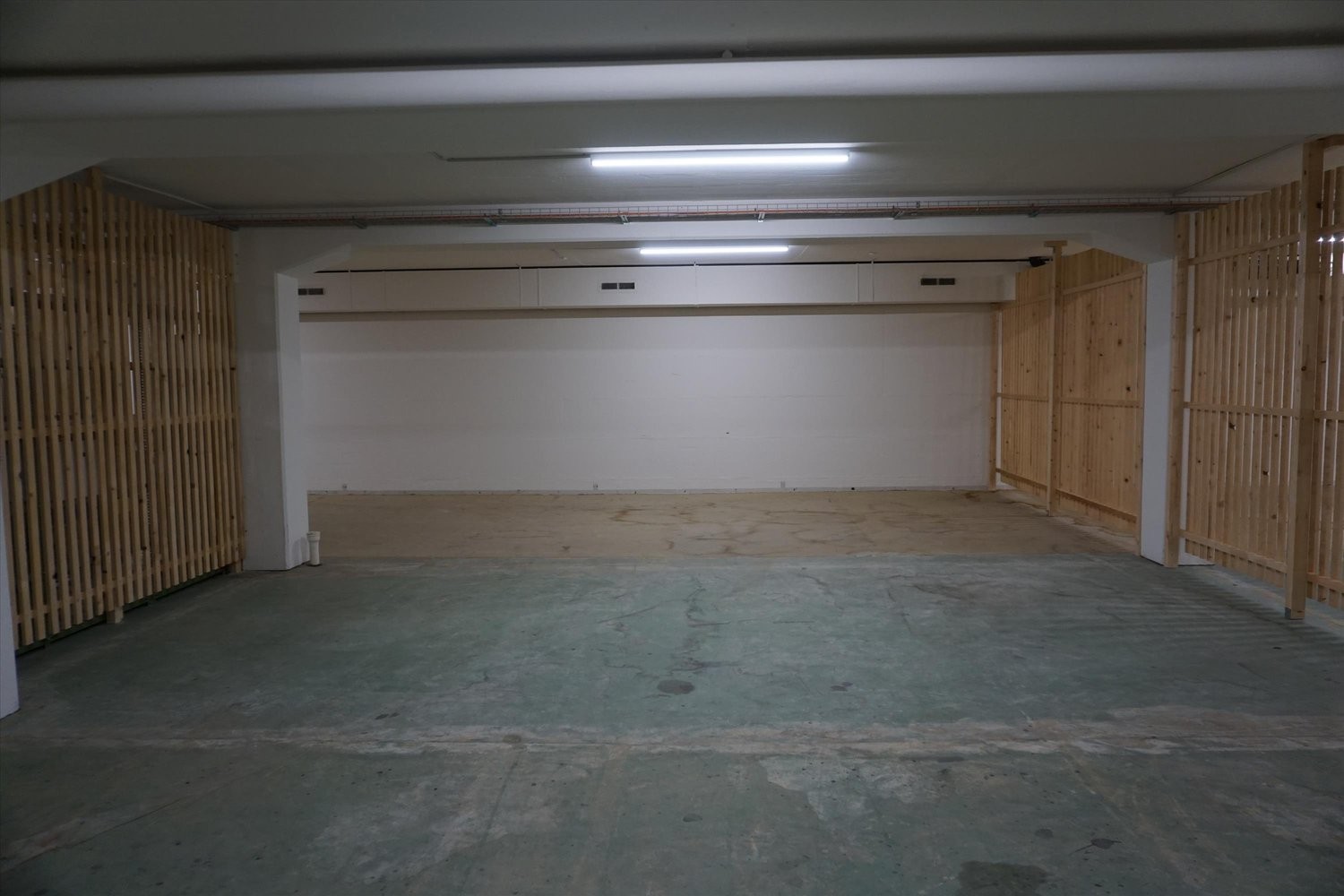 Locale deposito di 92m²