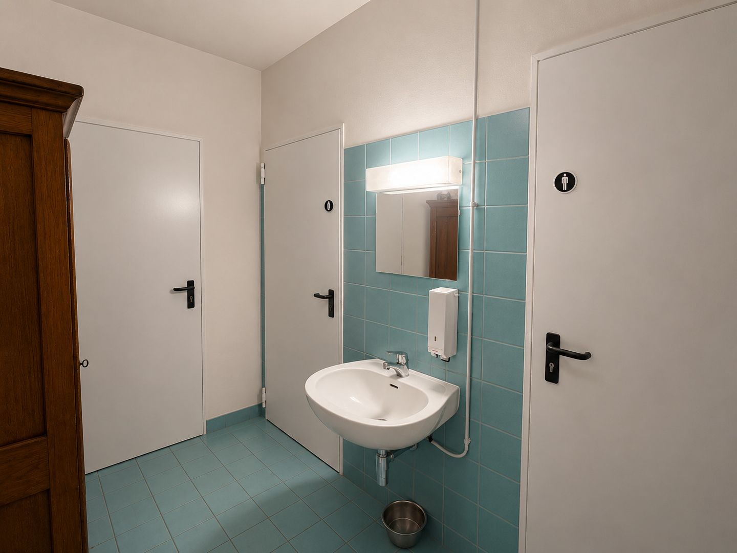 276m² office
