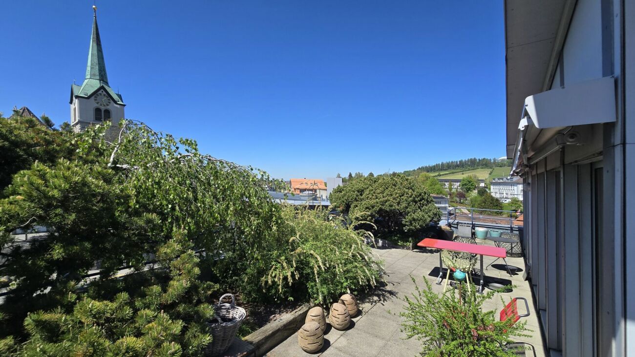 Appartamento attico di 3 ½ locali, foto 1 di 5