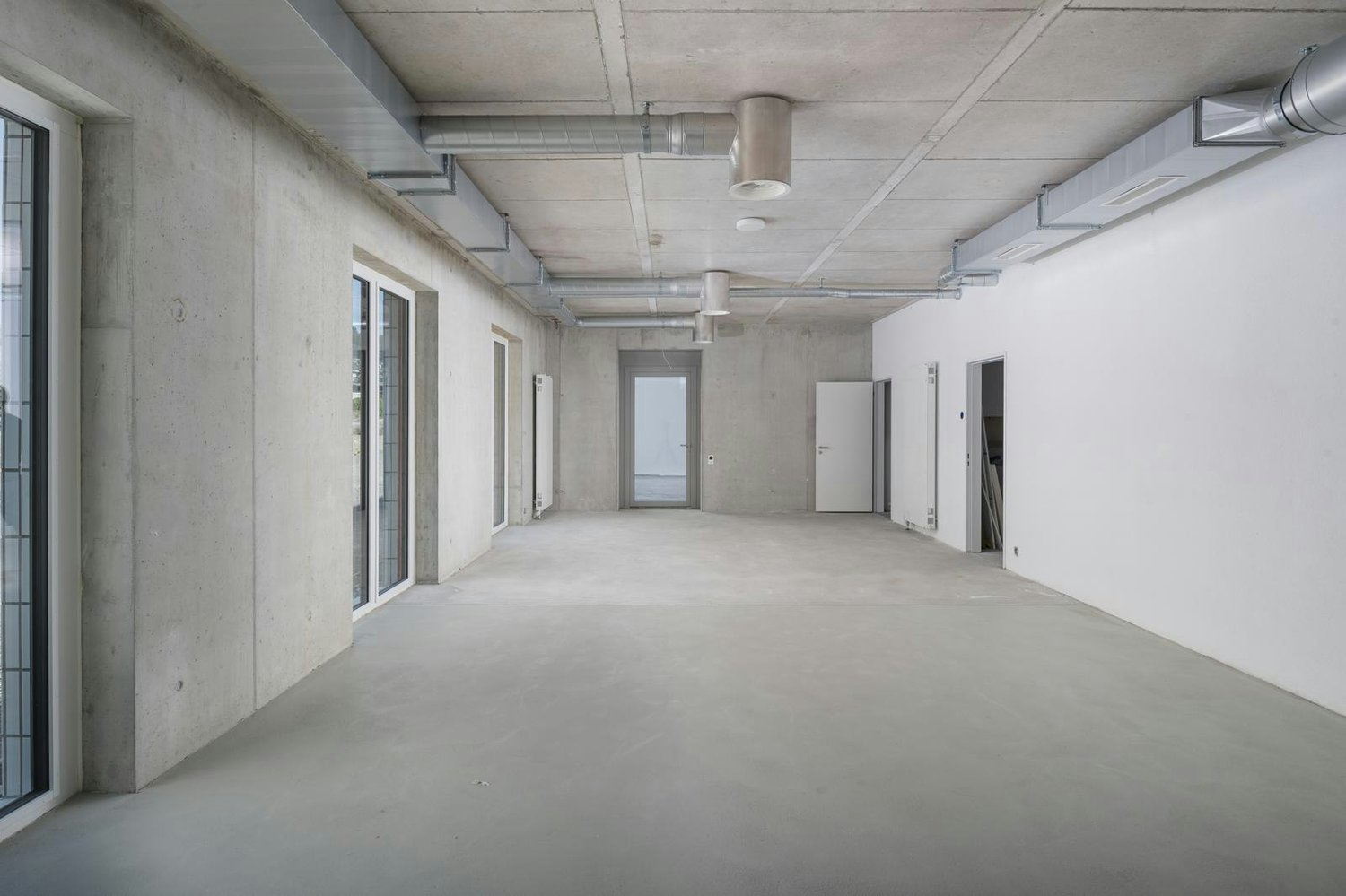 100m² commerciale