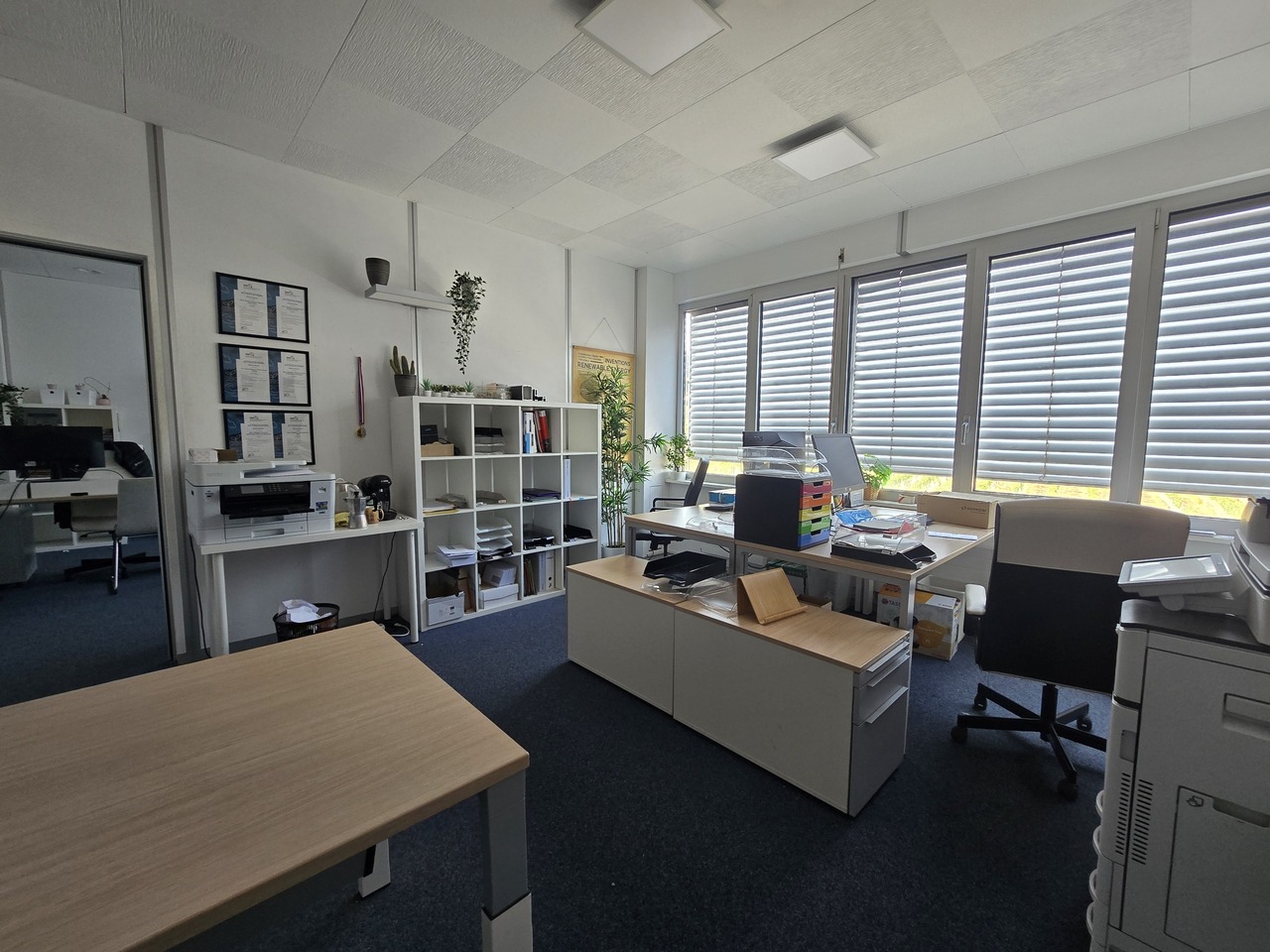 92m² office