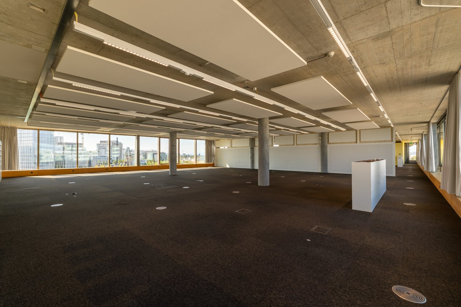 4000m² office