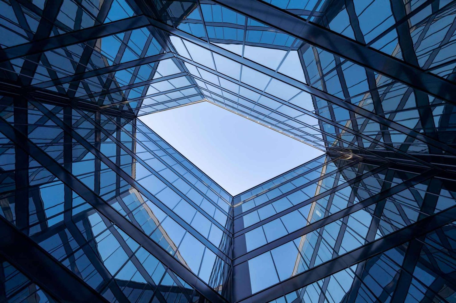 904m² office