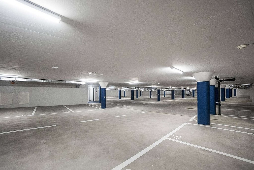 Posto auto sotterraneo, foto 2 di 2