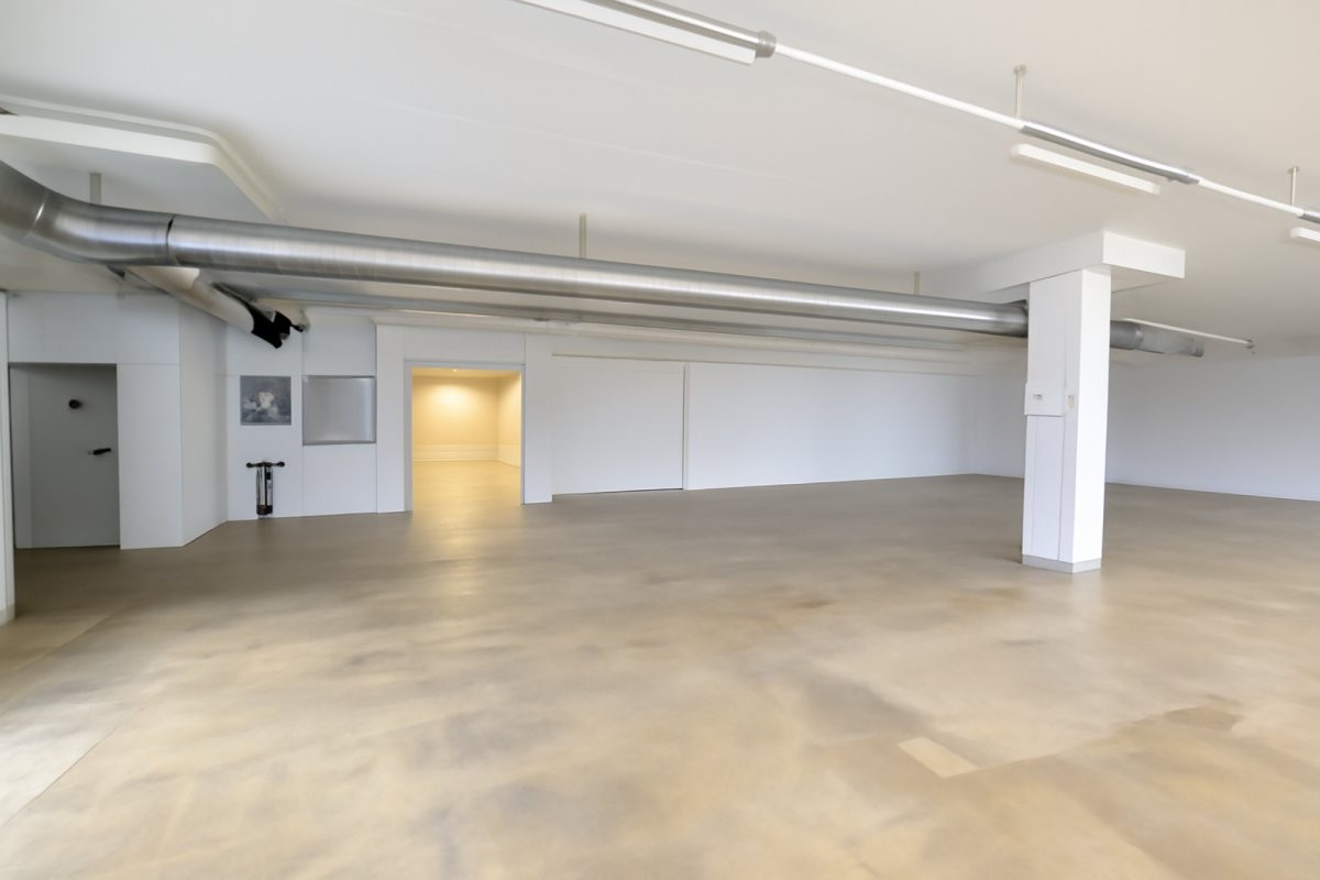 832m² commerciale