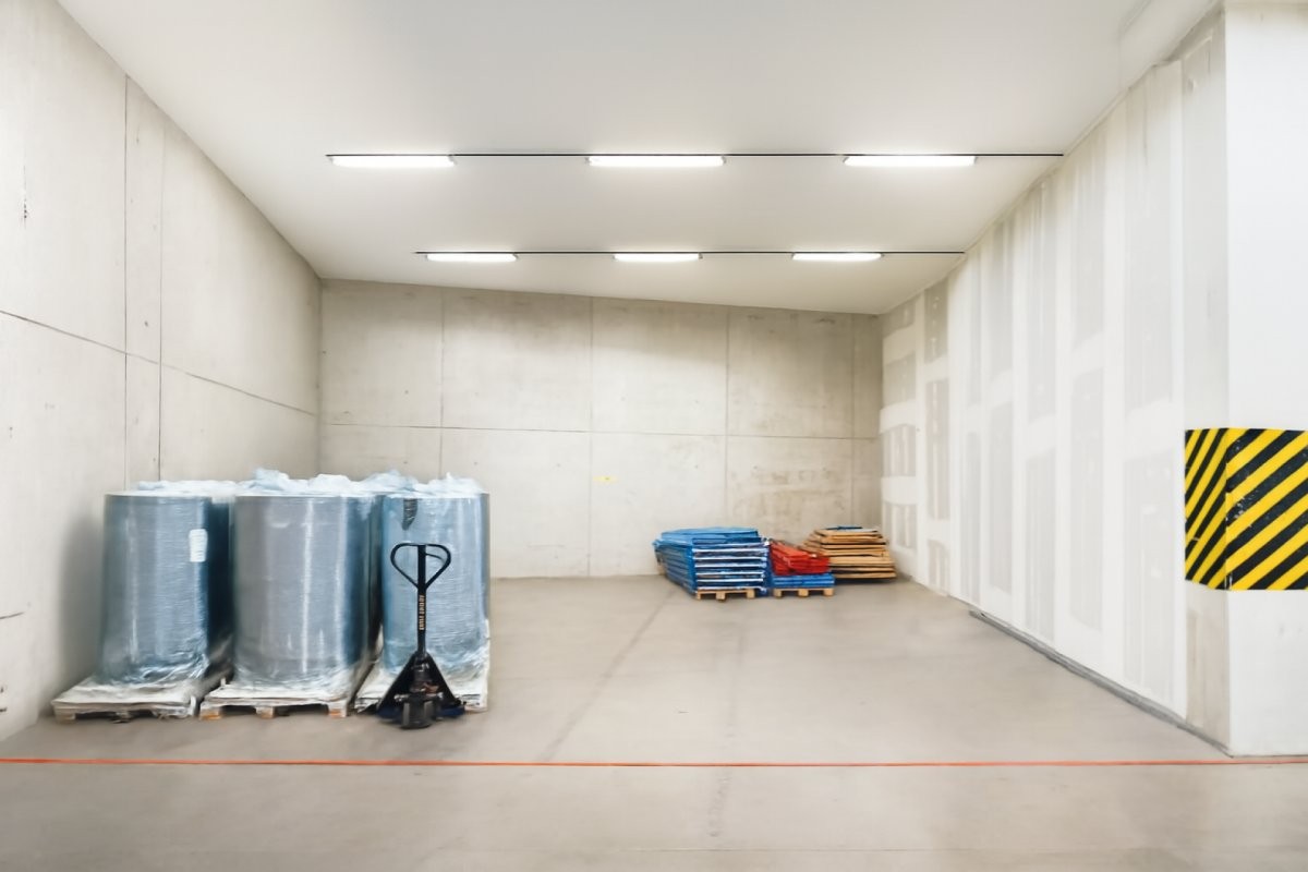 832m² commerciale