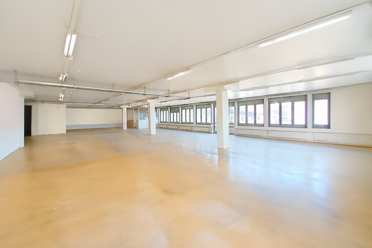832m² commerciale