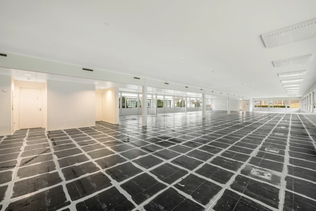 585m² de bureaux