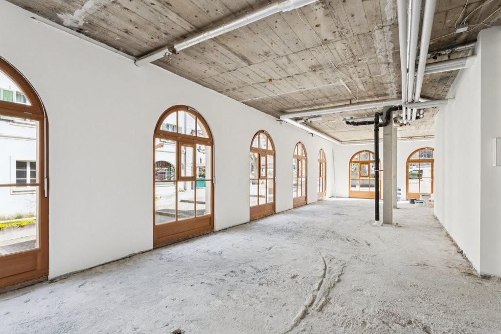 106m² negozio
