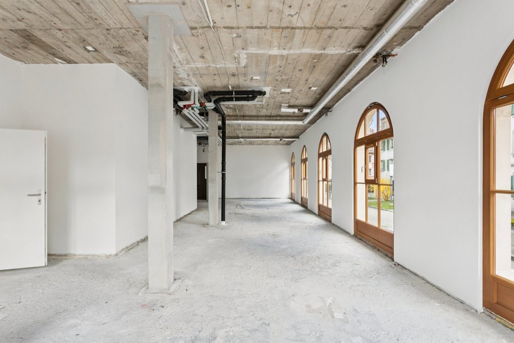 106m² negozio