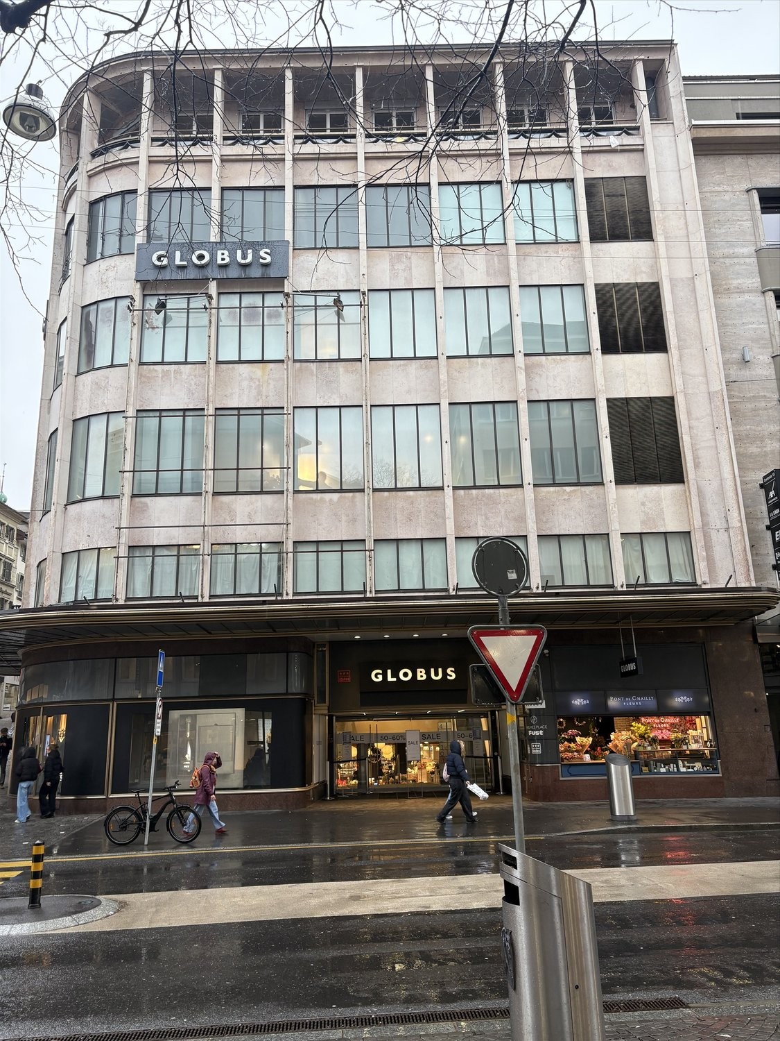 519m² negozio