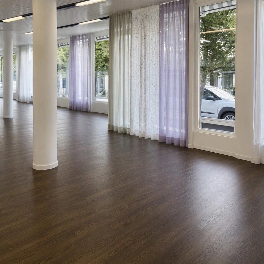 206m² shop