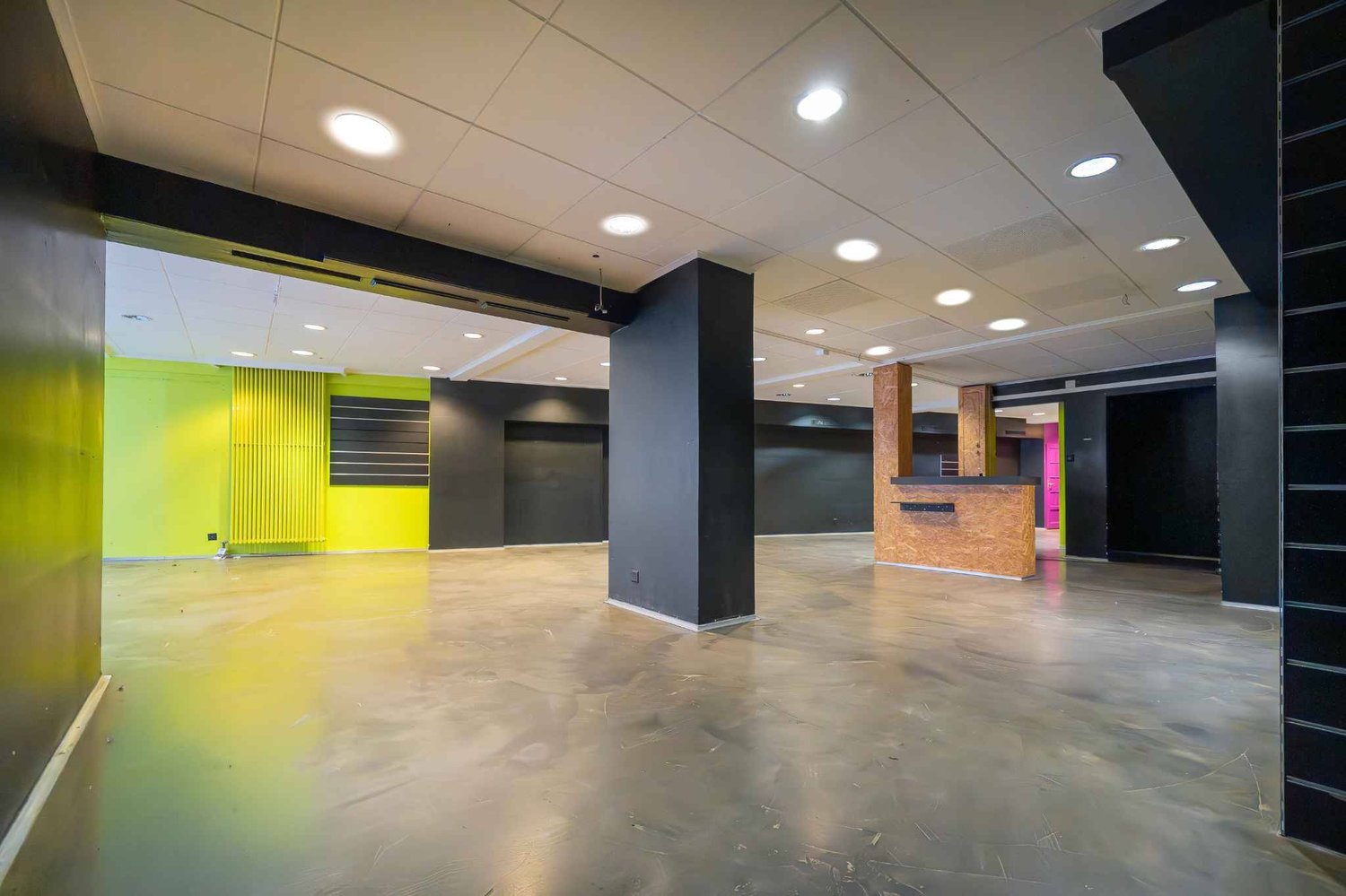 190m² arcade