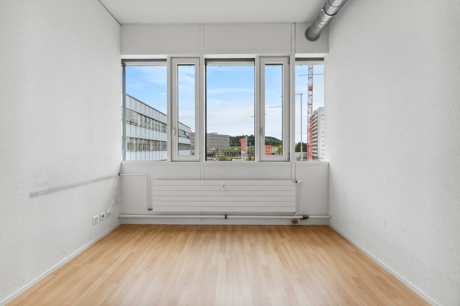 182m² office