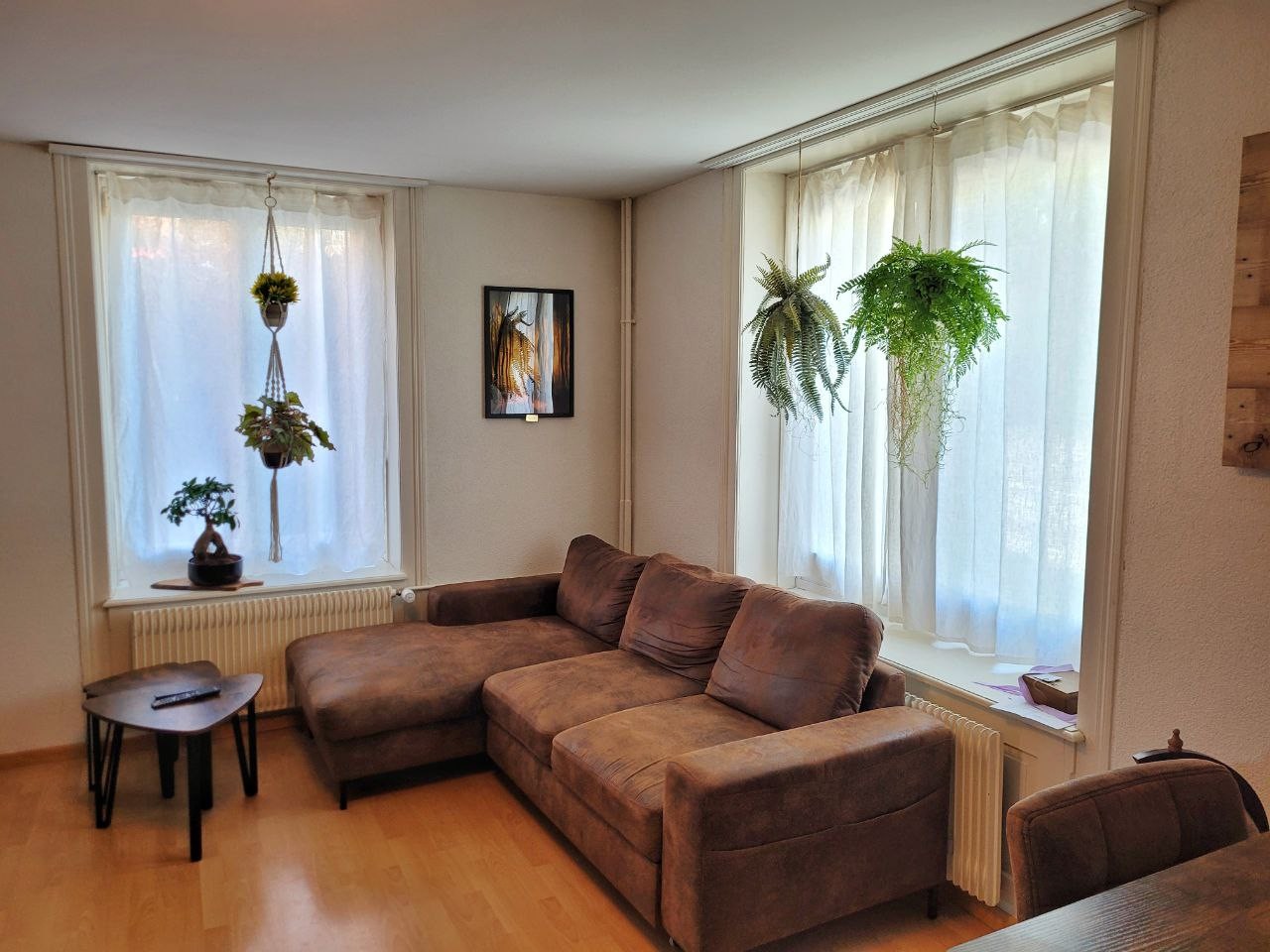 Appartamento di 3 locali

Disponibile immediatamente, durata 6 mesi (estendibile).

Questo appartamento si trova in una zona calma e tranquilla di Zurich, pur essendo vicino al centro e ben collegato. Fermata dell'autobus a 50m dalla casa: collegamento diretto in autobus in 15 minuti alla stazione p
