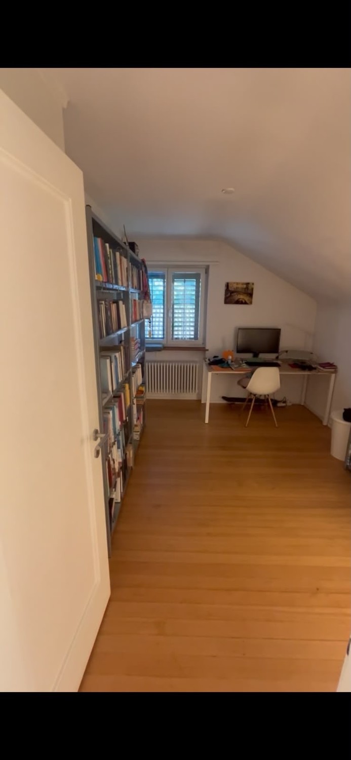 Camera in un appartamento condiviso, foto 1 di 5