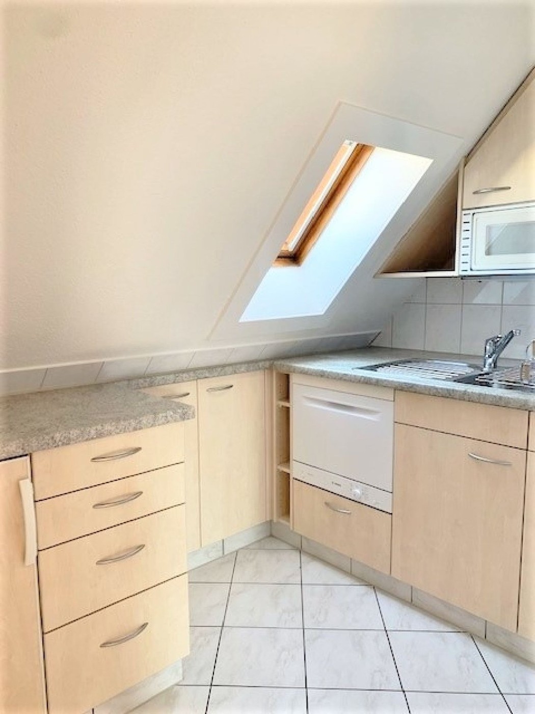 1 locali appartamento mansardato, foto 8 di 10